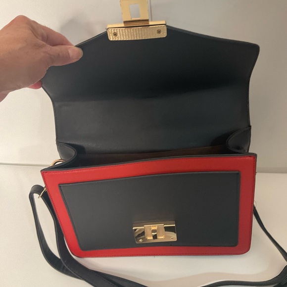 Scarleton High Quality Faux Leather Sturdy Shoulder Bag Gold Hardware Twist Lock - Picture 7 of 16